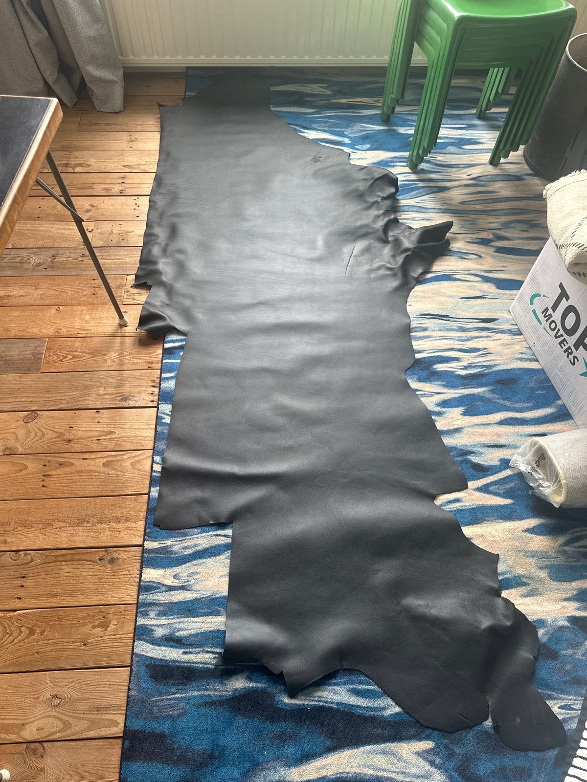 Mooi zwart leer - Halve koe, Gebruikt, Zwart, Leer of Kunstleer, 200 cm of meer