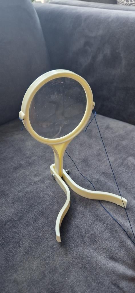 Borduurloep / Vergrootglas met standaard, Hobby en Vrije tijd, Ophalen of Verzenden, Gebruikt, Vergrootglas of Loep