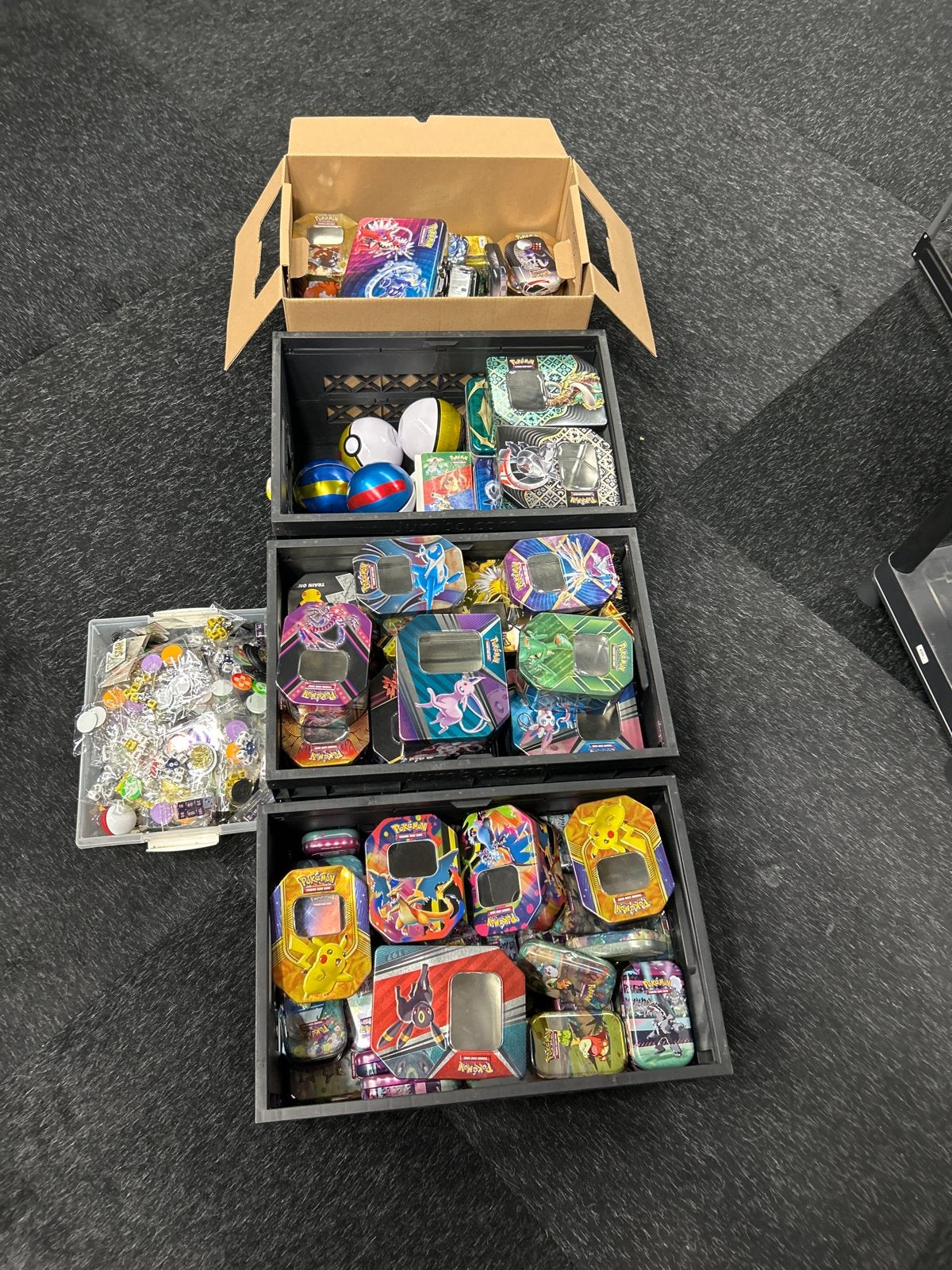 Grote partij Pokémon TCG blikken en verzamelitems, Ophalen of Verzenden, Gebruikt, Overige typen