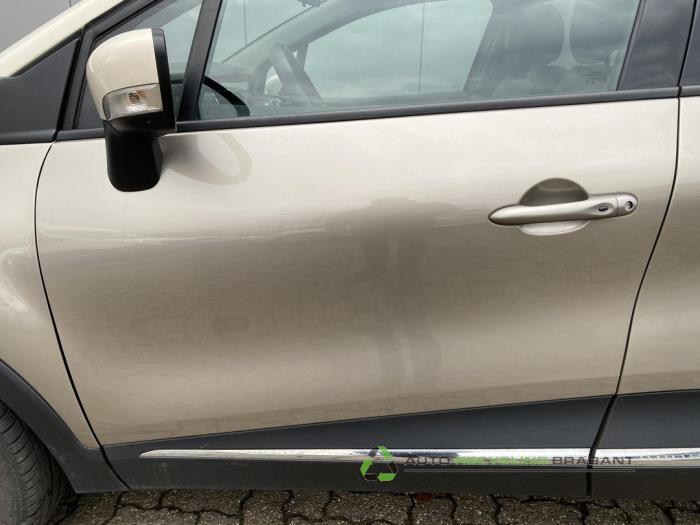 Portier 4Deurs links-voor van een Renault Captur, Gebruikt, -, Deur, -