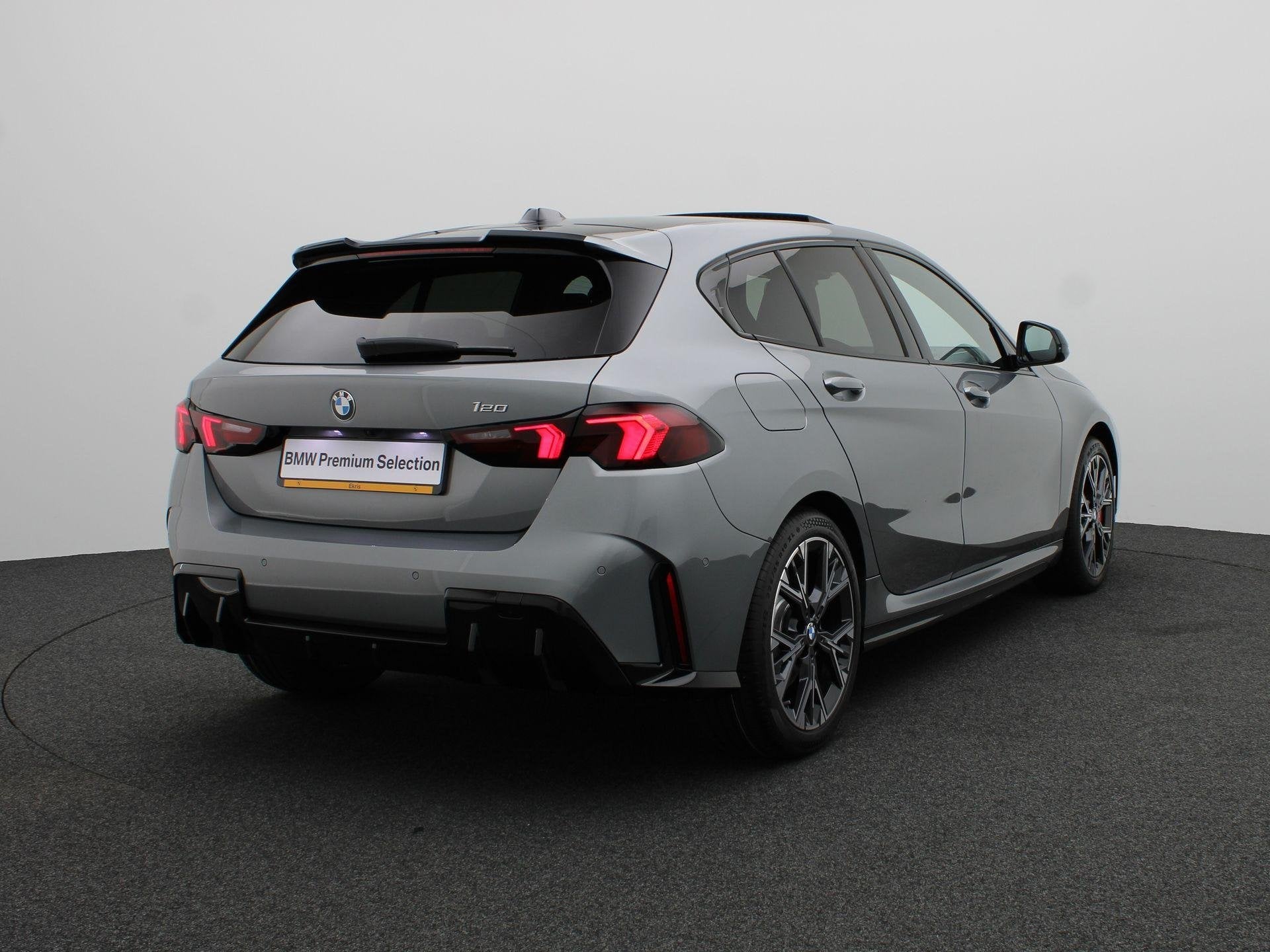 BMW 1 Serie 120 M Sportpakket Pro | Premium Pack | Stuurwiel, Auto's, BMW, Stof, Met garantie (alle), Origineel Nederlands, Bedrijf