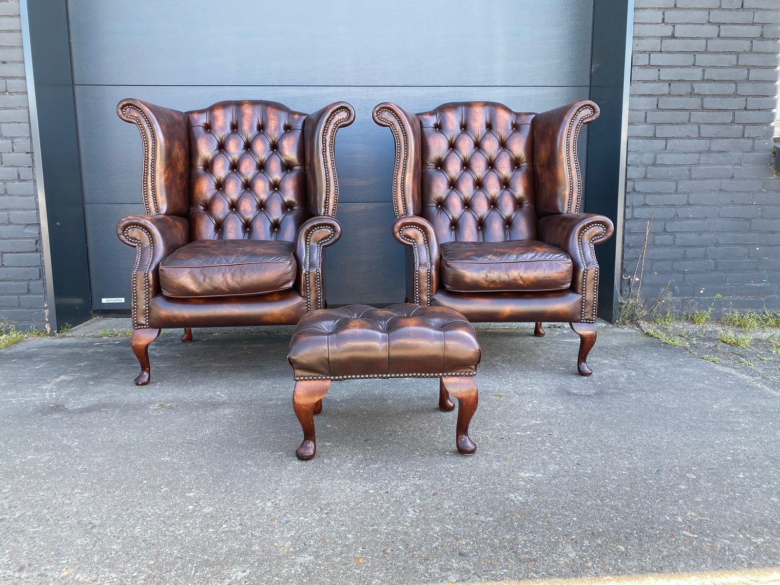 Twee Chesterfield oorfauteuils bruin gevlamd, Ophalen, Gebruikt, 75 tot 100 cm