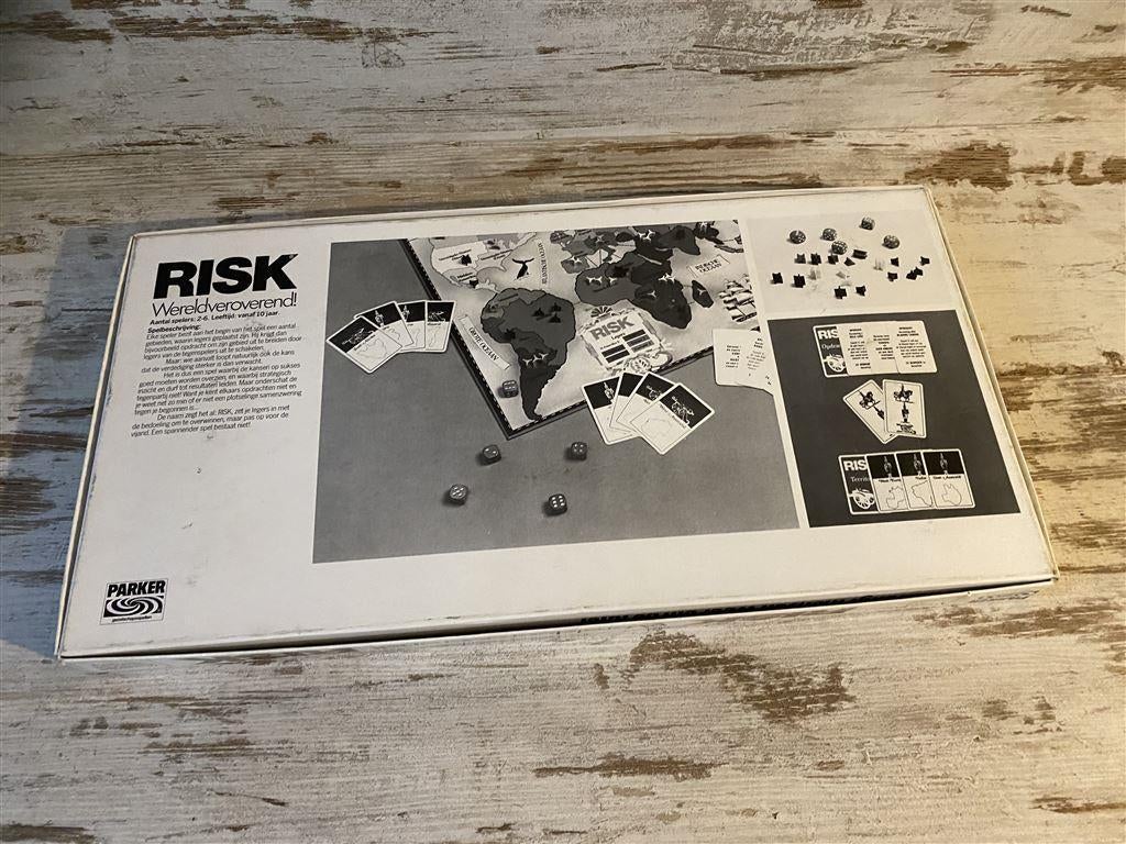 Risk witte doos wereldveroverend klassiek bordspel [s264], Hobby en Vrije tijd, Gezelschapsspellen | Bordspellen, Verzenden, Zo goed als nieuw