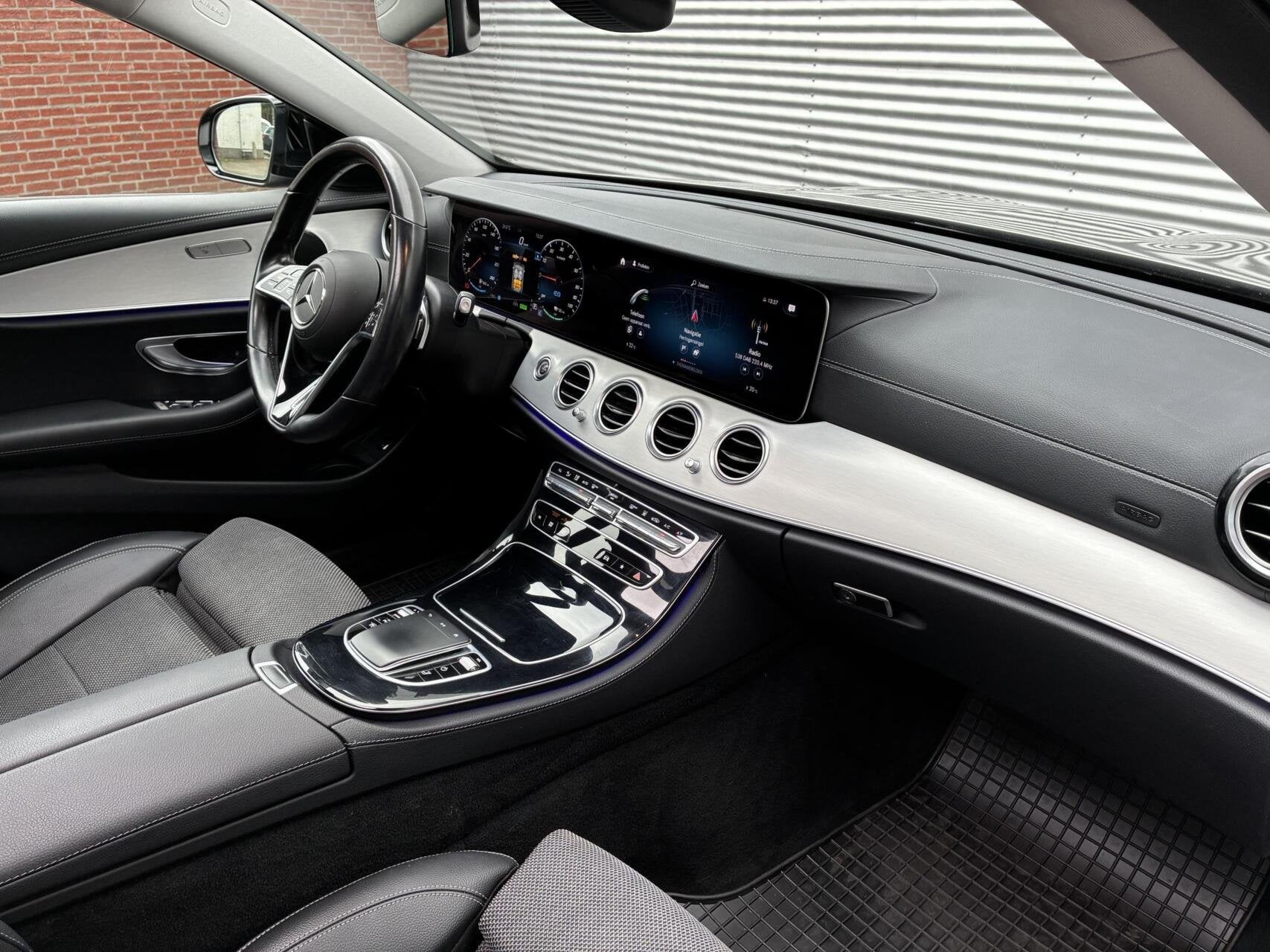 Mercedes E-klasse Estate 300 de 4MATIC Pano Camera Carplay 2, Auto's, Automaat, Gebruikt, 4 cilinders, Leder en Stof