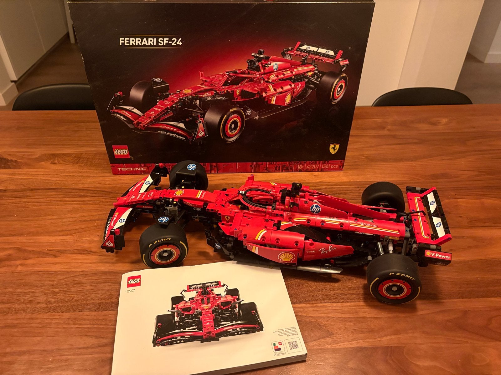 LEGO Technic Ferrari SF-24 Formule 1 Auto, Ophalen of Verzenden, Zo goed als nieuw