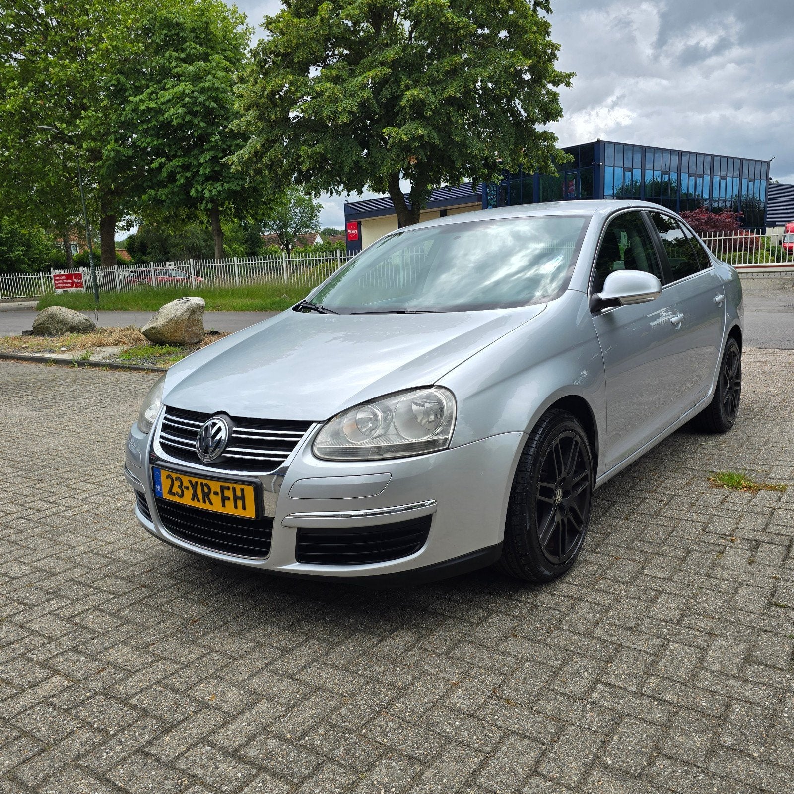 Volkswagen Jetta 1.6 75KW AUT 2007 Grijs, Auto's, Euro 5, Stof, 1282 kg, Zwart