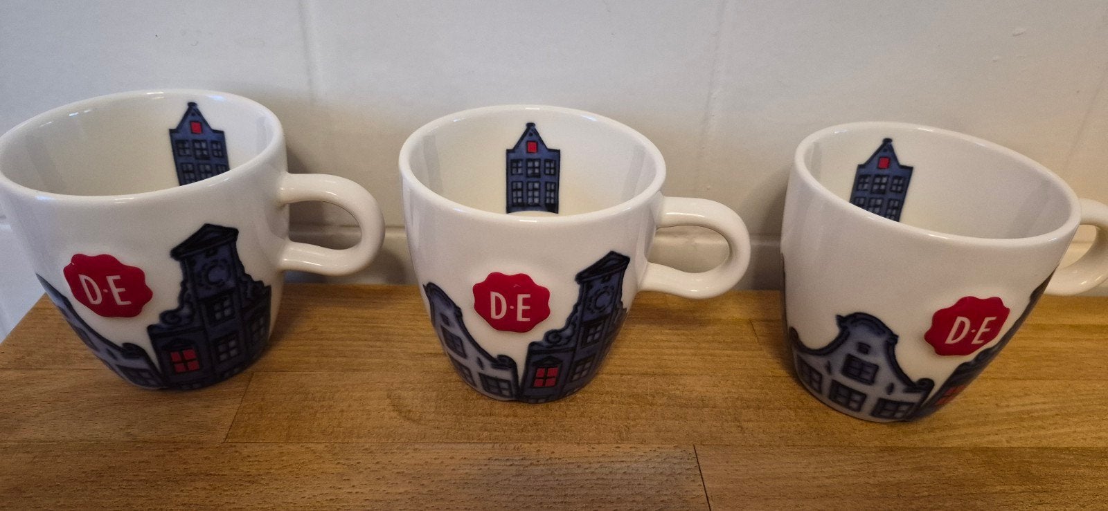 Set van 3 douwe egberts Amsterdam grachtenpand mokken, Huis en Inrichting, Keuken | Servies, Nieuw, Ophalen of Verzenden, Overige stijlen