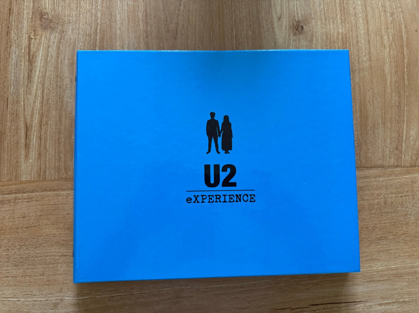 U2 iNNOCENCE & eXPERIENCE tourboek, Ophalen of Verzenden, Zo goed als nieuw, Artiest