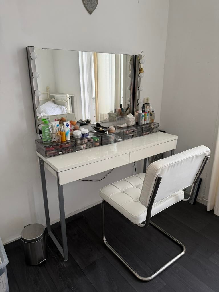 Make up tafel met spiegel en verlichting en stoel, Ophalen, Zo goed als nieuw, 50 tot 100 cm