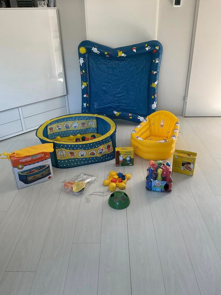 Nijntje zwembad, Nijntje ballenbak, strandset, vormschildpad, Ophalen of Verzenden, Zo goed als nieuw