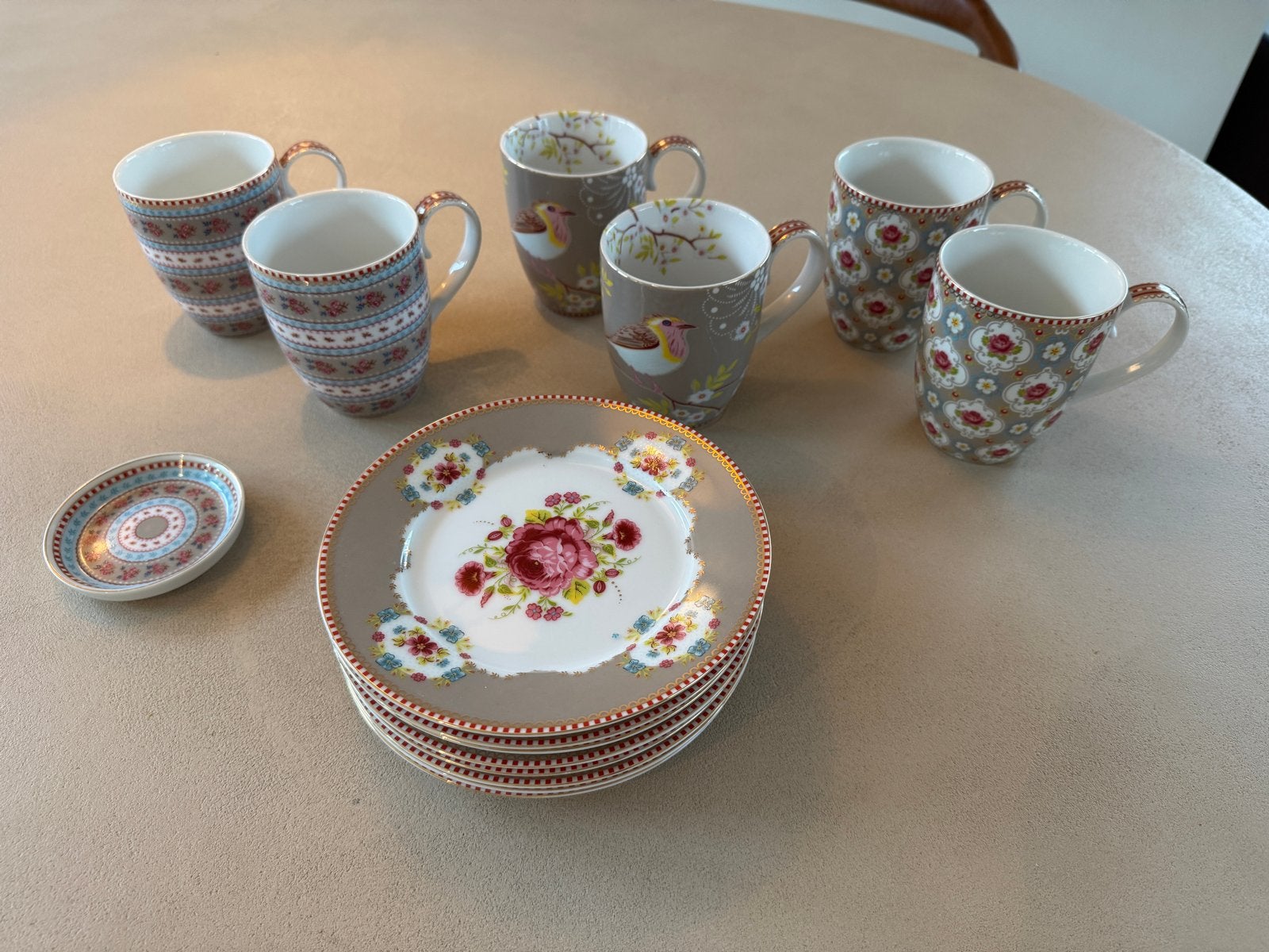Pip Studio servies: 6 mokken en 6 gebaksbordjes, Ophalen, Pip Studio, Mok, Zo goed als nieuw
