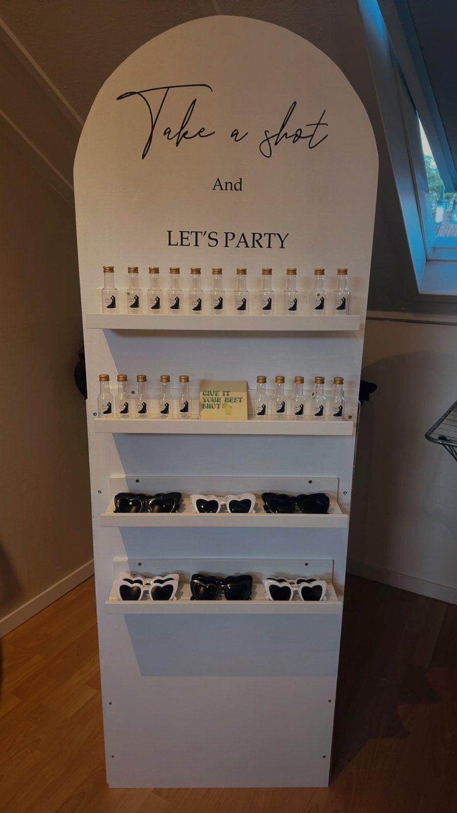 HUUR Shotjes Bord 'Take a Shot & Let's Party', Hobby en Vrije tijd, Ophalen, Zo goed als nieuw, Geboorte of Huwelijk