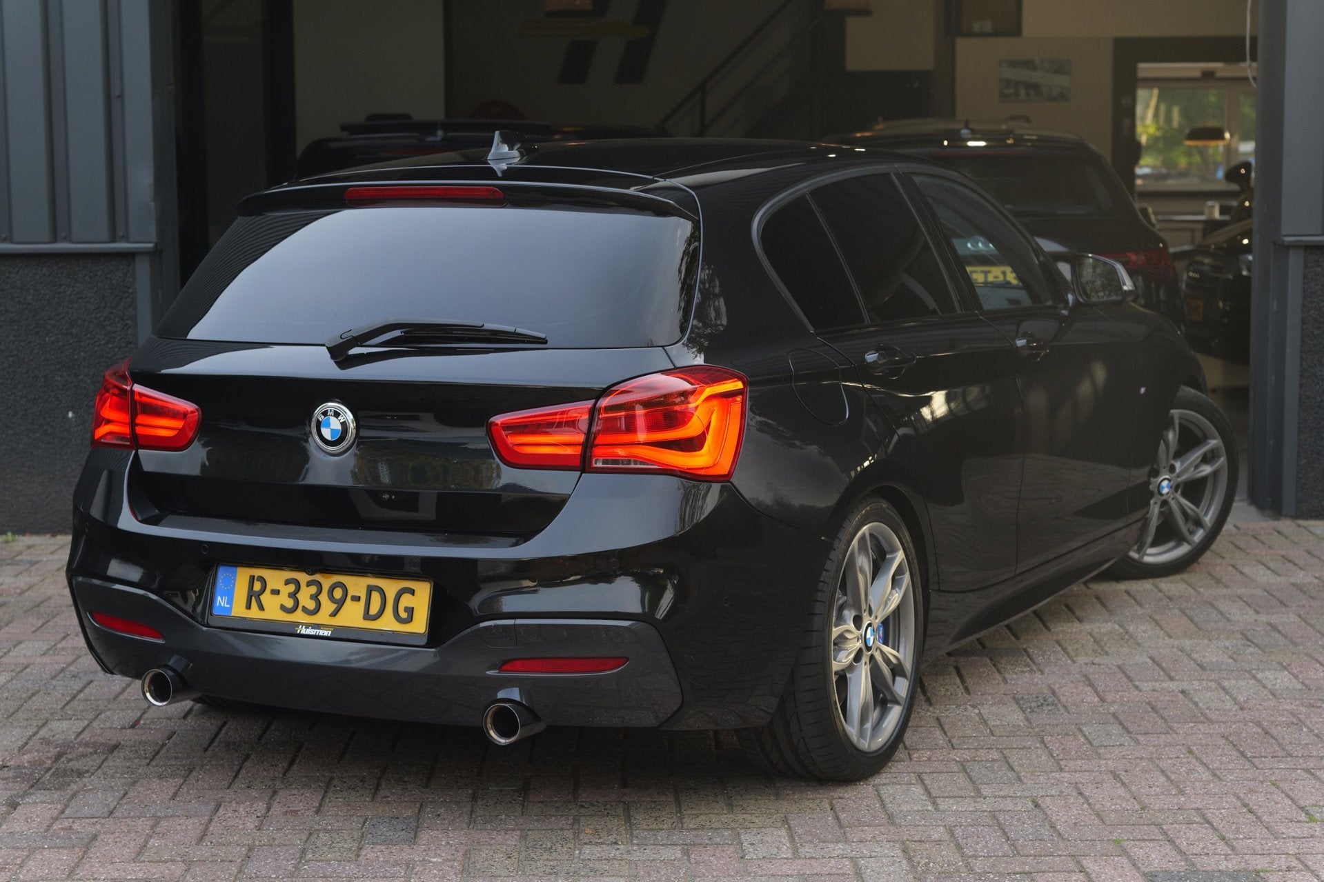 BMW 1-serie M140i xDrive Centennial High Executive Alcantara, Auto's, Dealer onderhouden, Gebruikt, 14 km/l, Bedrijf