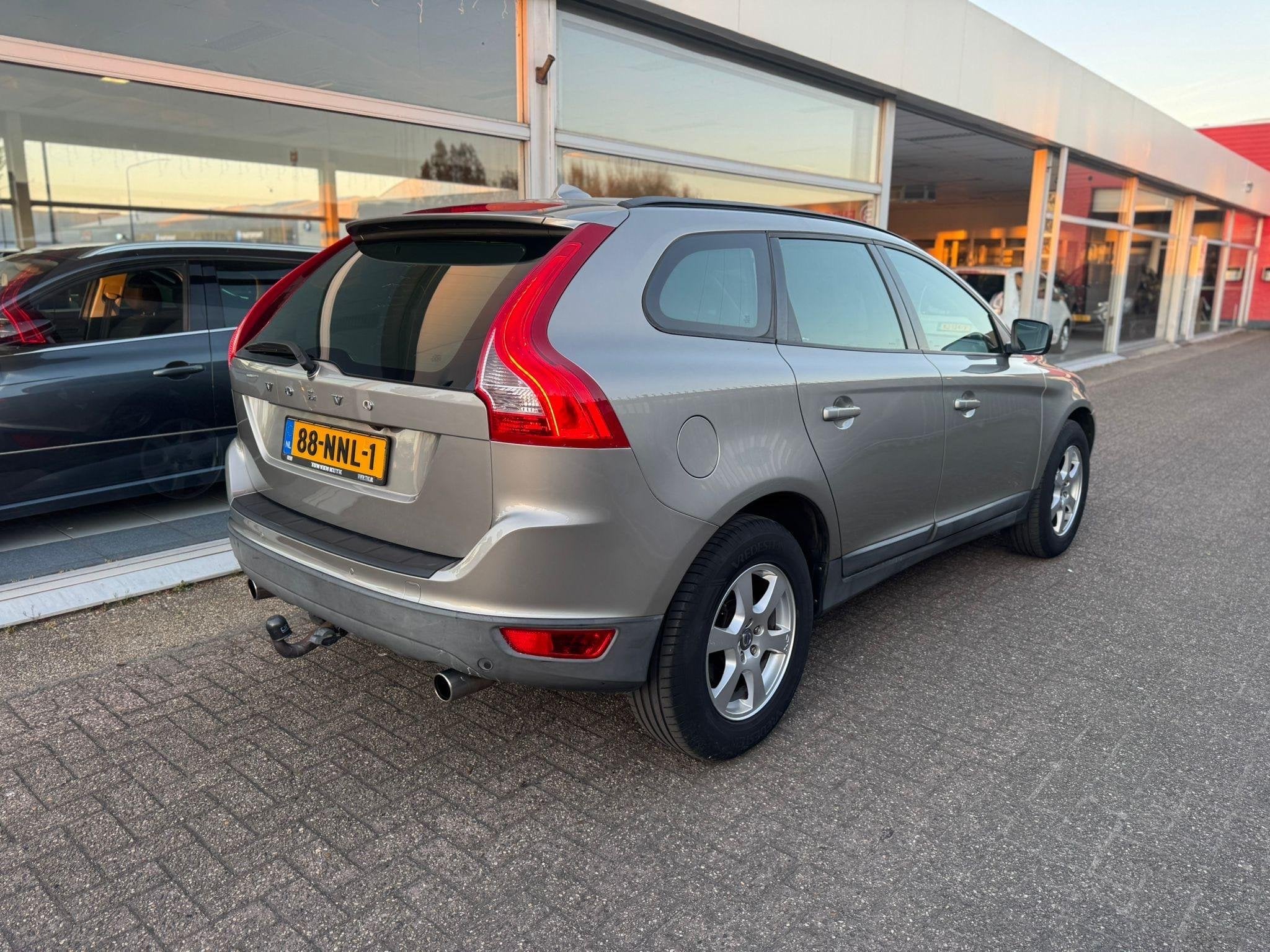 Volvo XC60 2.0T Kinetic | 2e eigenaar | NAP | Automaat | Ach, Auto's, Euro 5, Stof, 4 cilinders, Origineel Nederlands