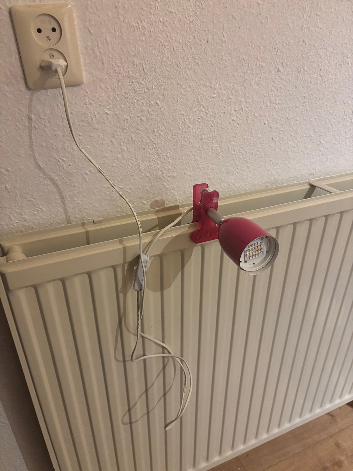 Gratis leeslampje met klem, Huis en Inrichting, Met schakelaar, Gebruikt, Kunststof, Roze