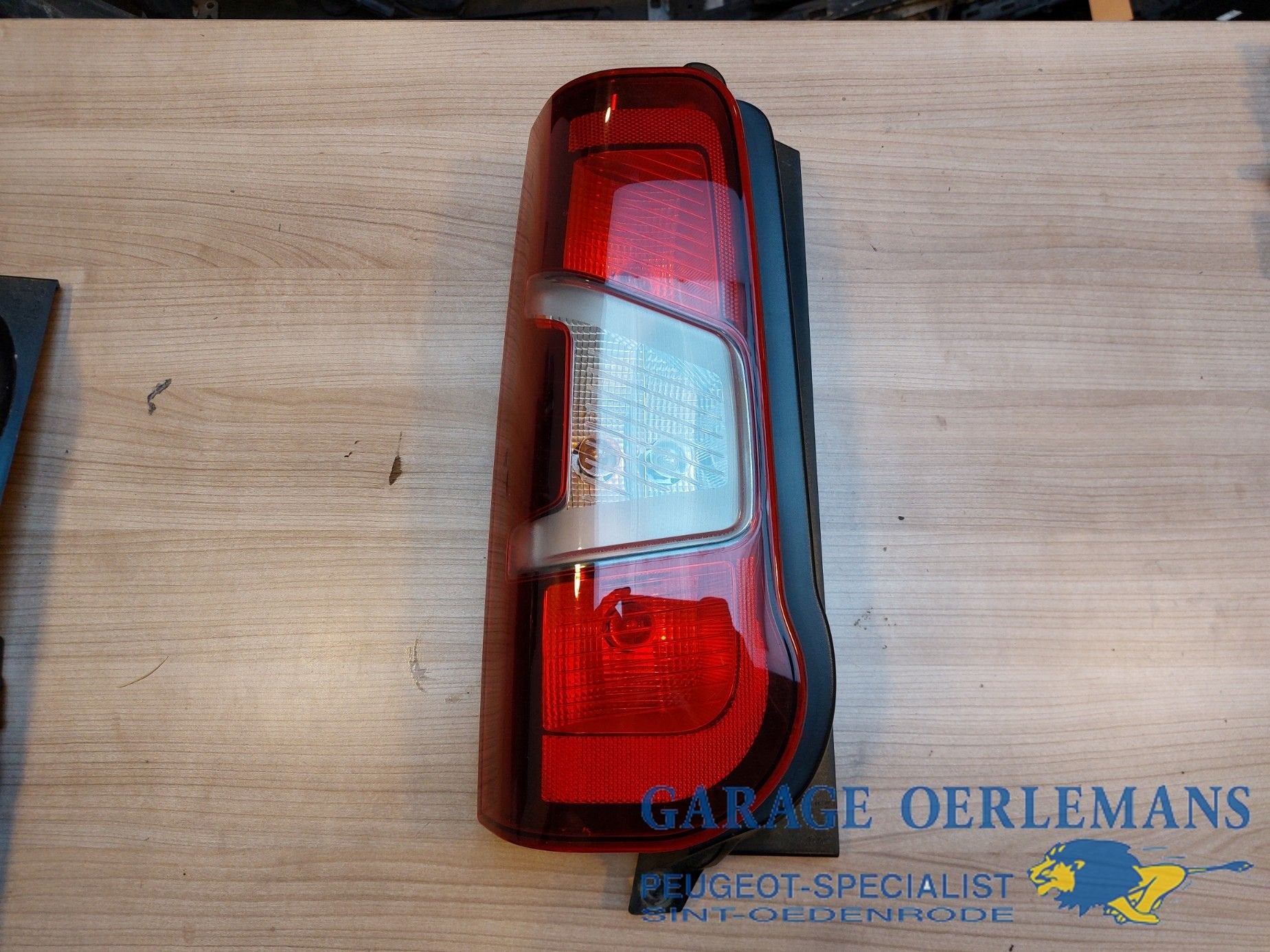 achterlicht links peugeot partner 2020, 9819235880, Gebruikt, -, -, ARN erkend