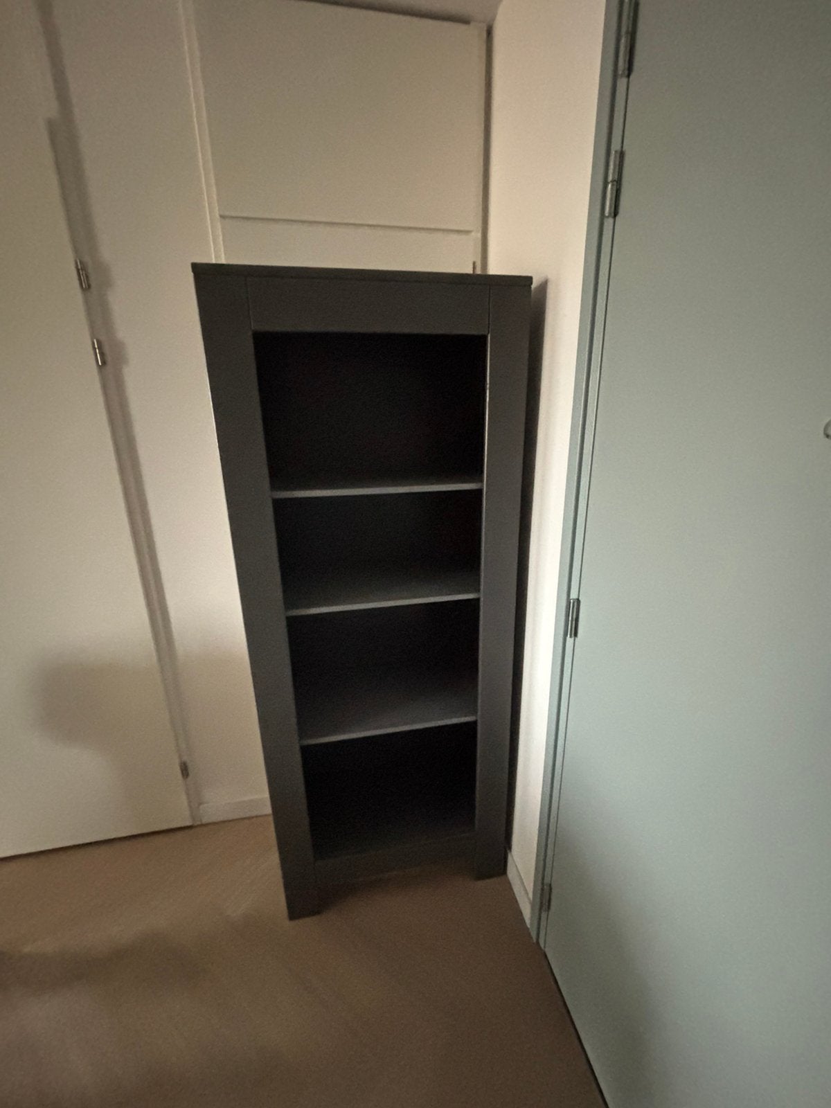 Grijze houtenkast - open kast, Ophalen, Met plank(en), 50 tot 100 cm, Zo goed als nieuw