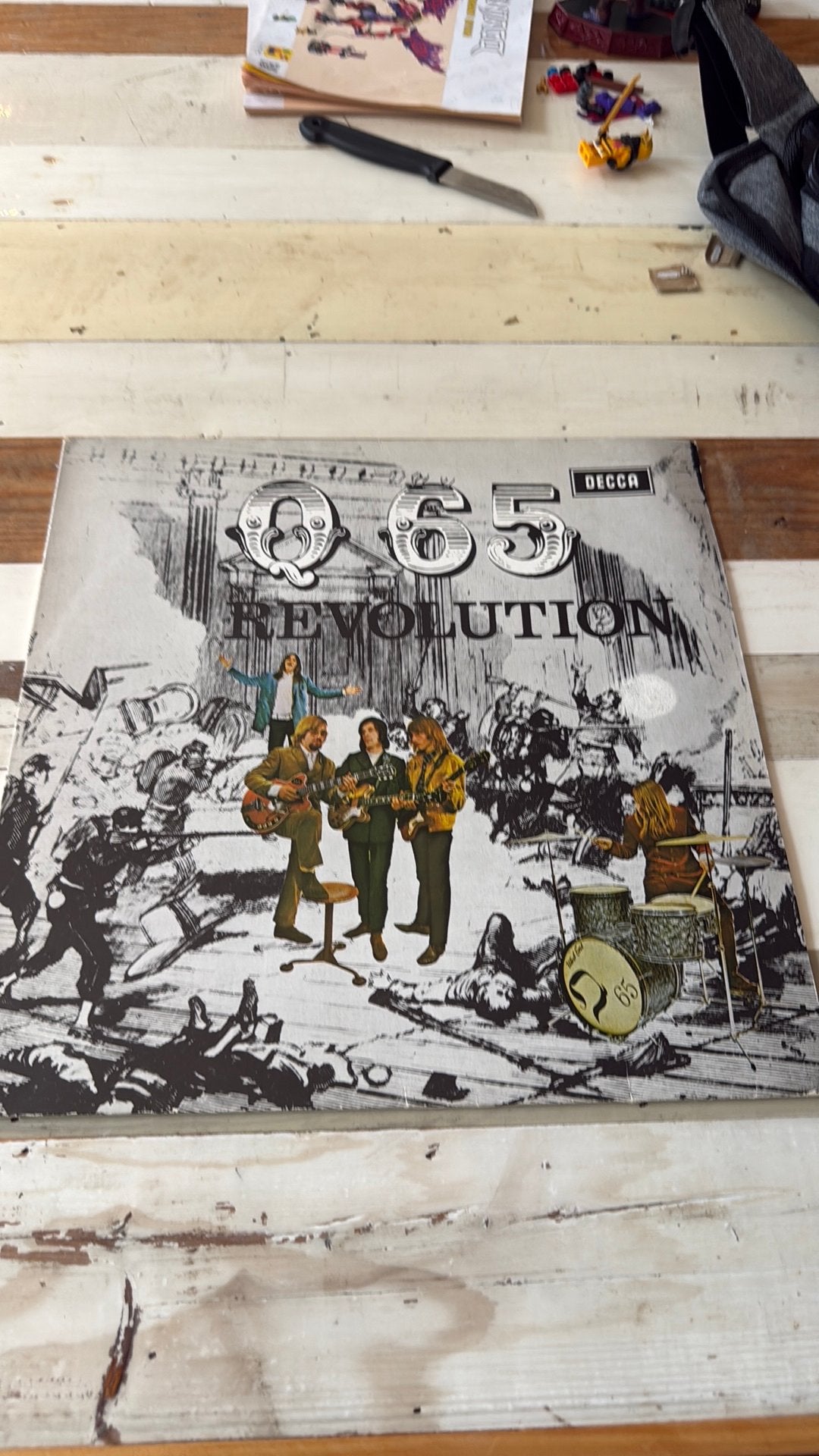 Q65 - Revolution LP, Ophalen of Verzenden, Zo goed als nieuw, 12 inch, Poprock