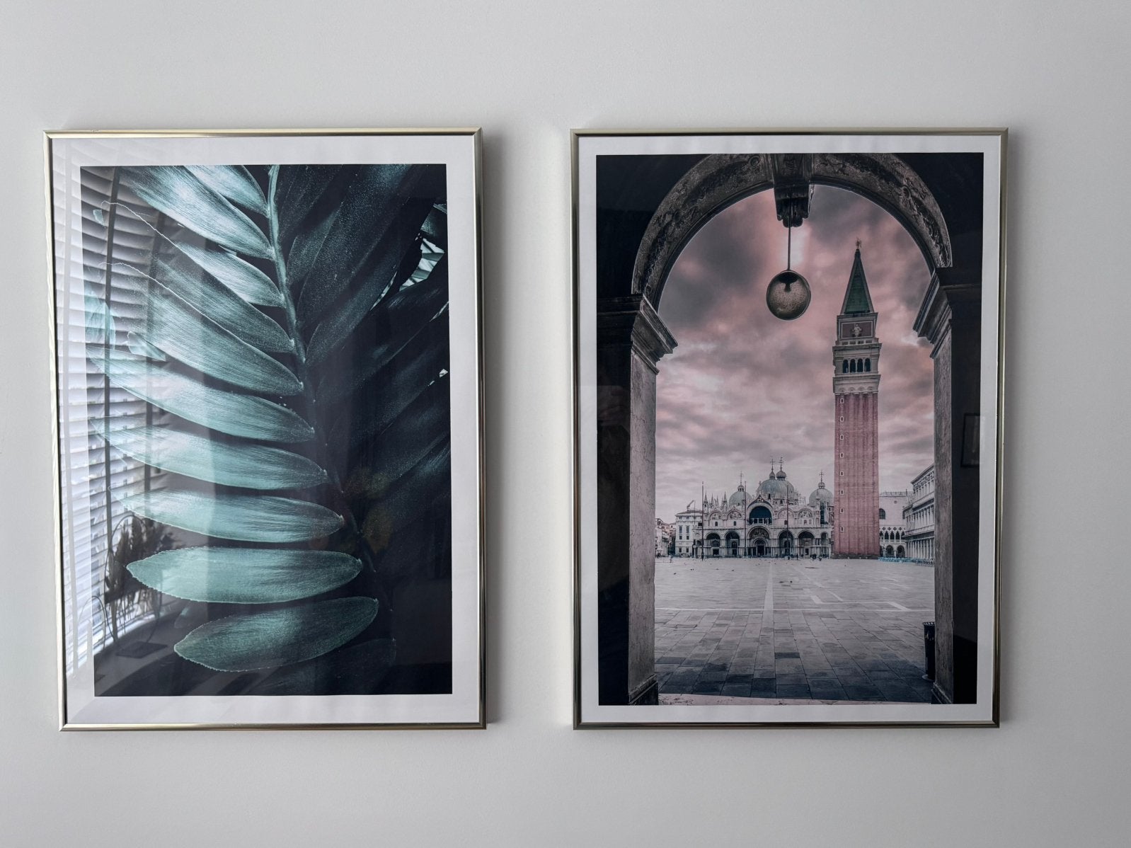 2 gouden lijsten voor posters, Ophalen, Zo goed als nieuw