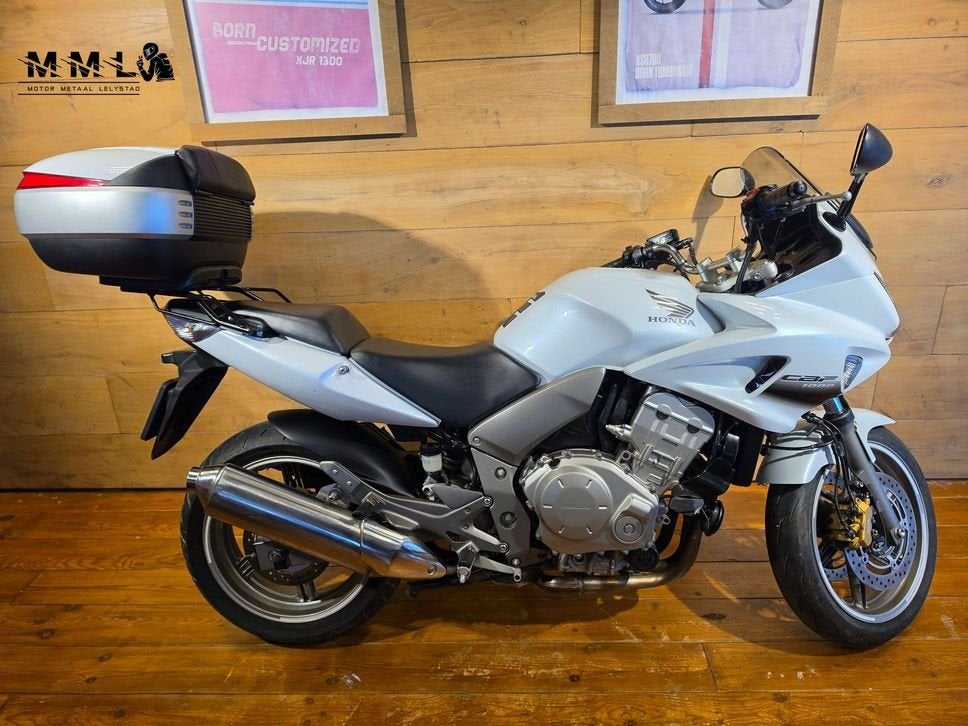 HONDA CBF 1000 A (bj 2011) 22.000 km, HONDA, 4 cilinders, Motorrijbewijs A, Bedrijf
