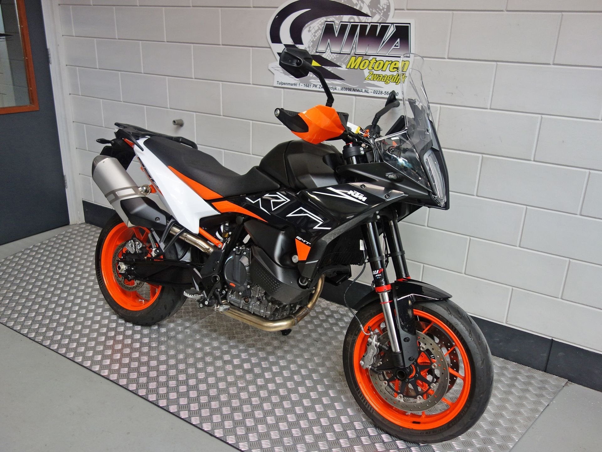 KTM 890 SMT, Motoren, LED Verlichting, Meer dan 35 kW, Handgeschakeld, SuperMoto