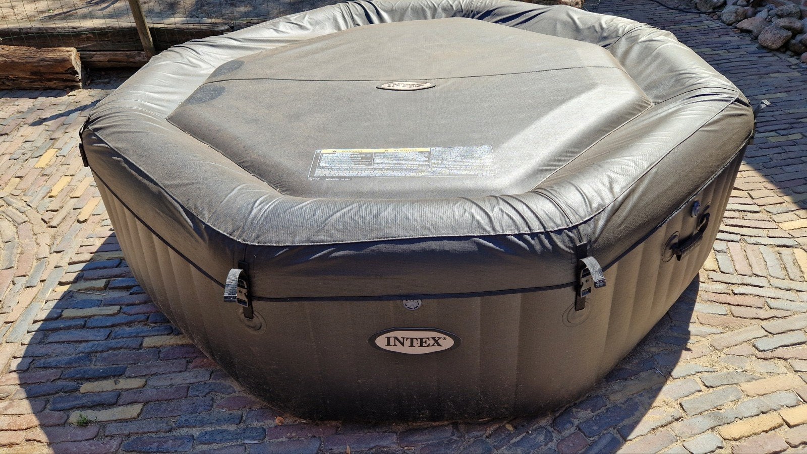 Intex Opblaasbare Jacuzzi met Afdekzeil en Pomp, Ophalen of Verzenden, Gebruikt, Afdekzeil, Opblaasbaar