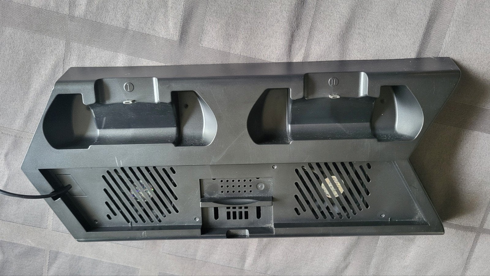 PS4 Koeler & Controller Oplader in één - Zeer Nette Staat, Ophalen of Verzenden, Zo goed als nieuw, Voeding, Oplader of Kabel