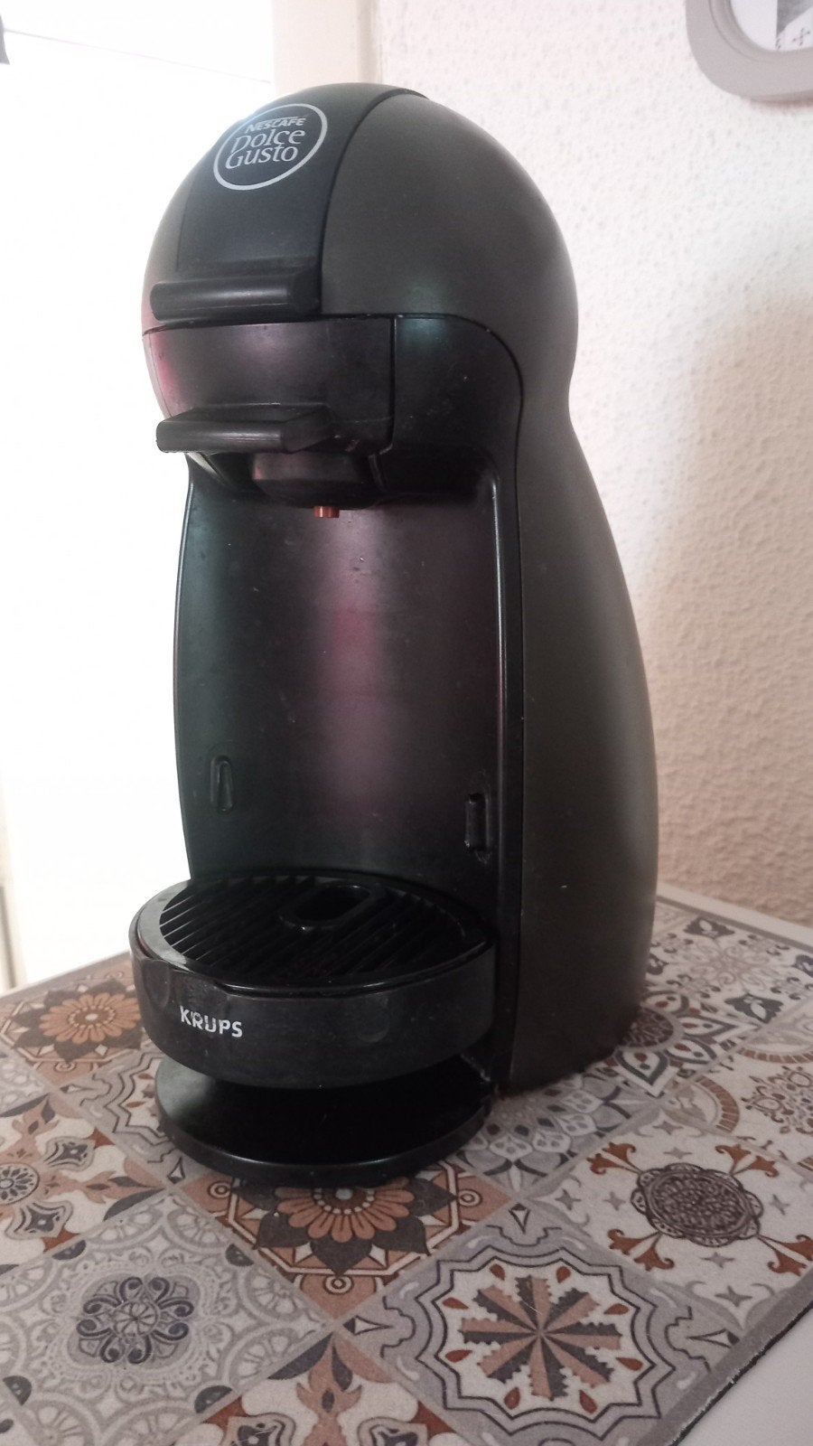 Dolce Gusto Krups koffiezetapparaat met cups, Witgoed en Apparatuur, Koffiezetapparaten, Ophalen, Koffiemachine, Zo goed als nieuw