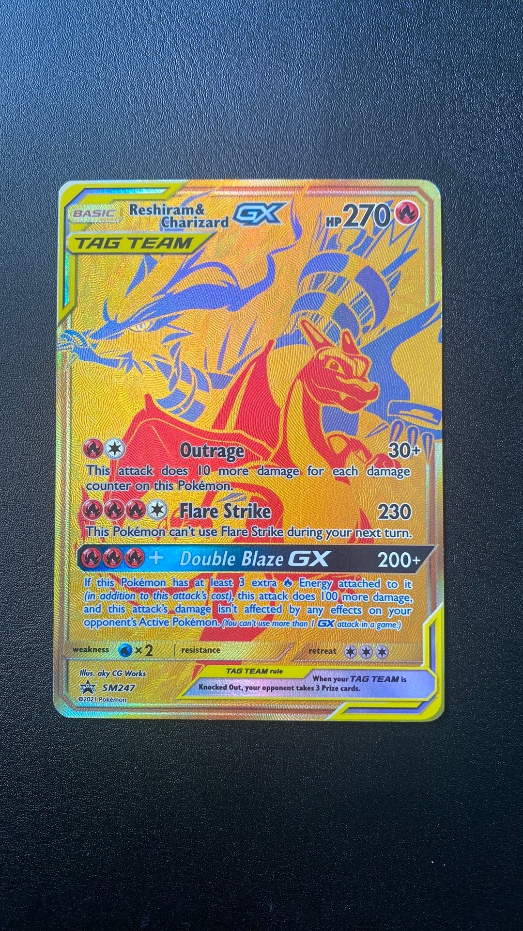 Pokemon reshiram charizard sm247 tag team, Ophalen of Verzenden, Zo goed als nieuw, Losse kaart
