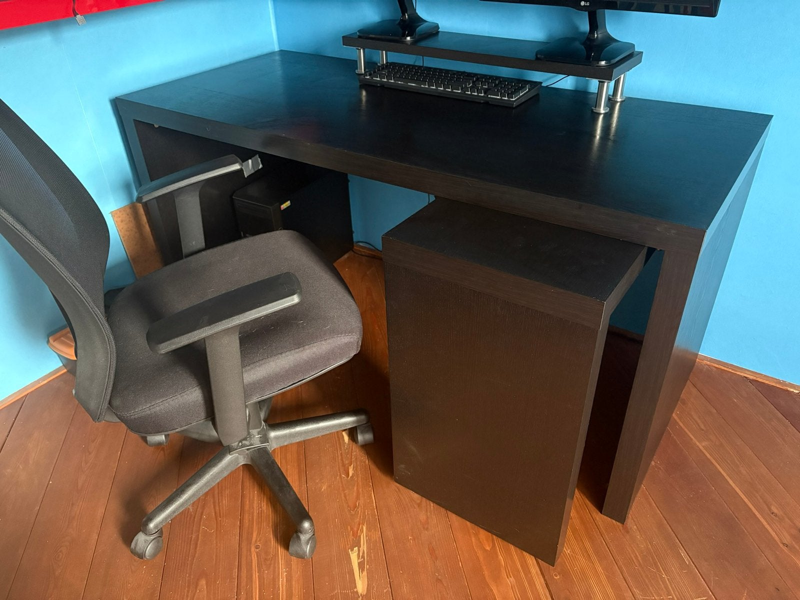 Bureau met bureau stoel, Ophalen, Hoekbureau, Bruin, Zo goed als nieuw