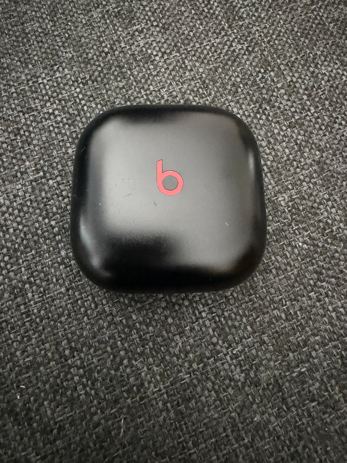 Beats fit pro case ( zonder de oortjes ), Ophalen of Verzenden, Zo goed als nieuw