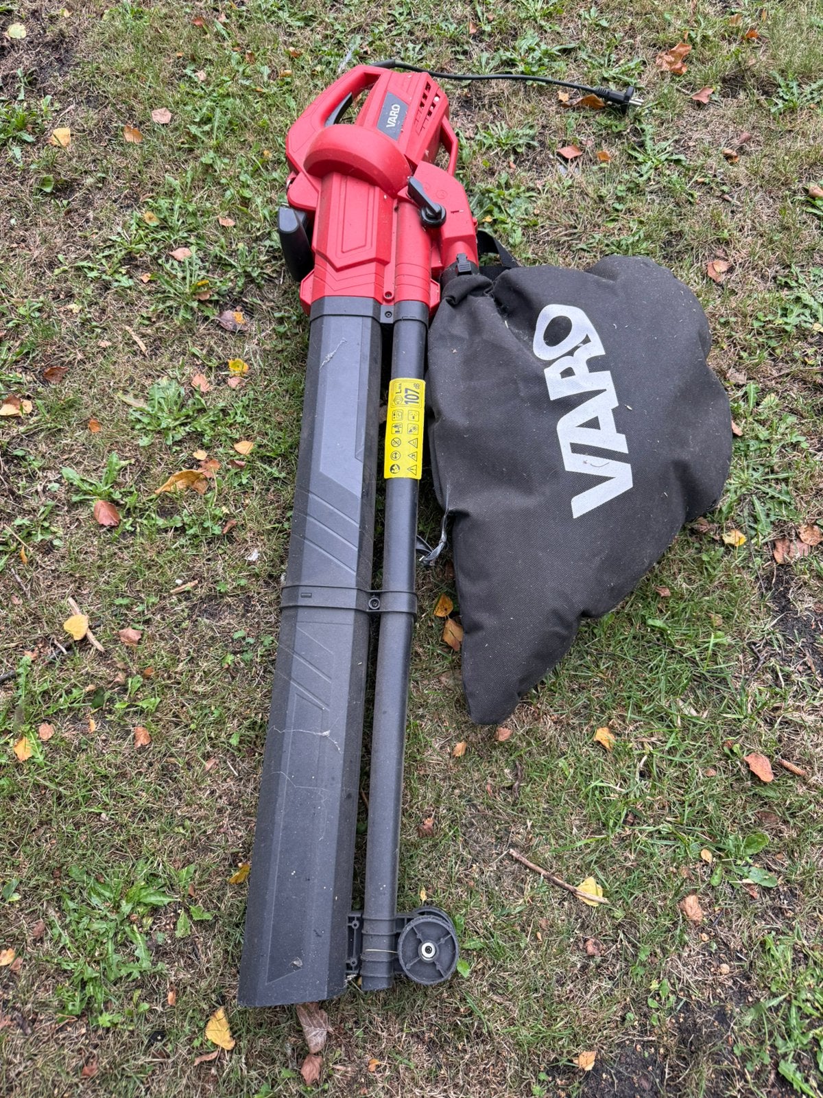 Varo bladblazer en bladzuiger 3300W (2024), met opvangzak, Ophalen, Zo goed als nieuw, Elektrisch
