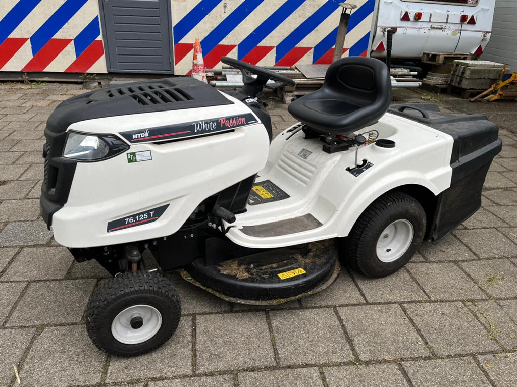 MTD White Passion 76.125 T Zitmaaier - Zo goed als nieuw, Cirkelmaaier, Ophalen of Verzenden, Zo goed als nieuw, Opvangbak