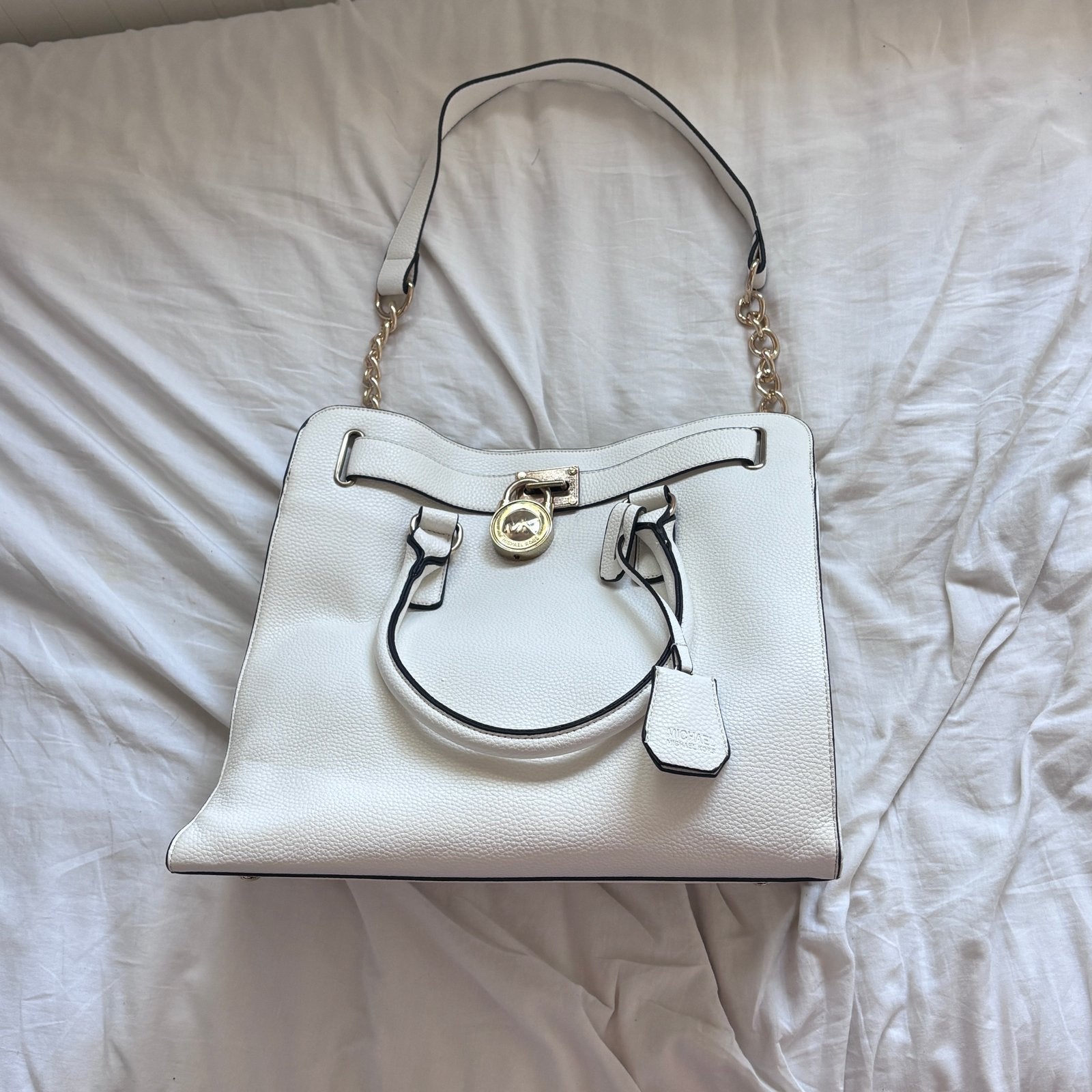Michael Kors Hamilton tas wit | dustbag en gouden sleuteltje, Sieraden, Tassen en Uiterlijk, Tassen | Damestassen, Ophalen of Verzenden