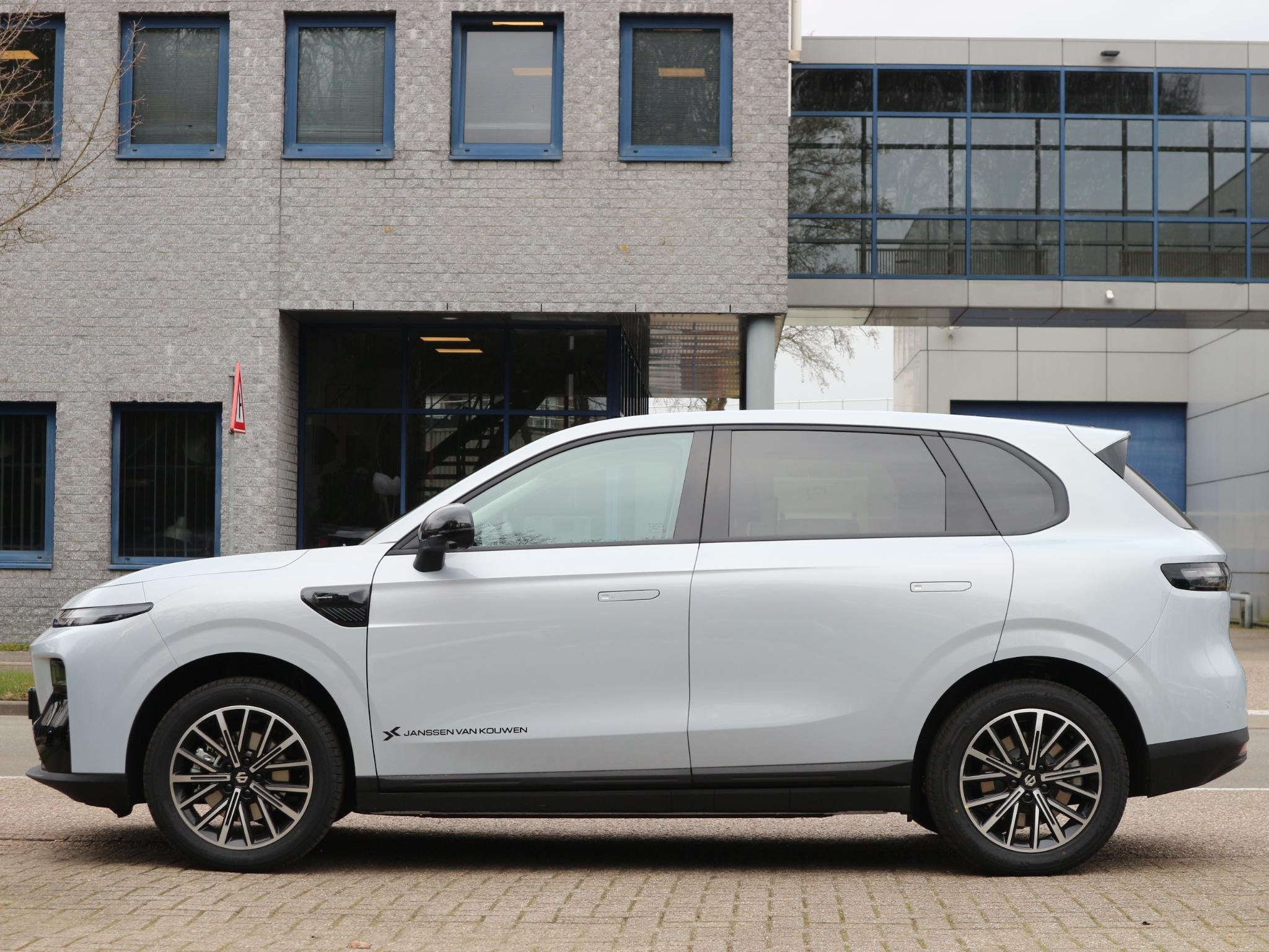 Leapmotor B10 Design ProMax 67.1 kWh / 360 Camera / Stuur en, Auto's, Achterwielaandrijving, 750 kg, 1820 kg, SUV of Terreinwagen