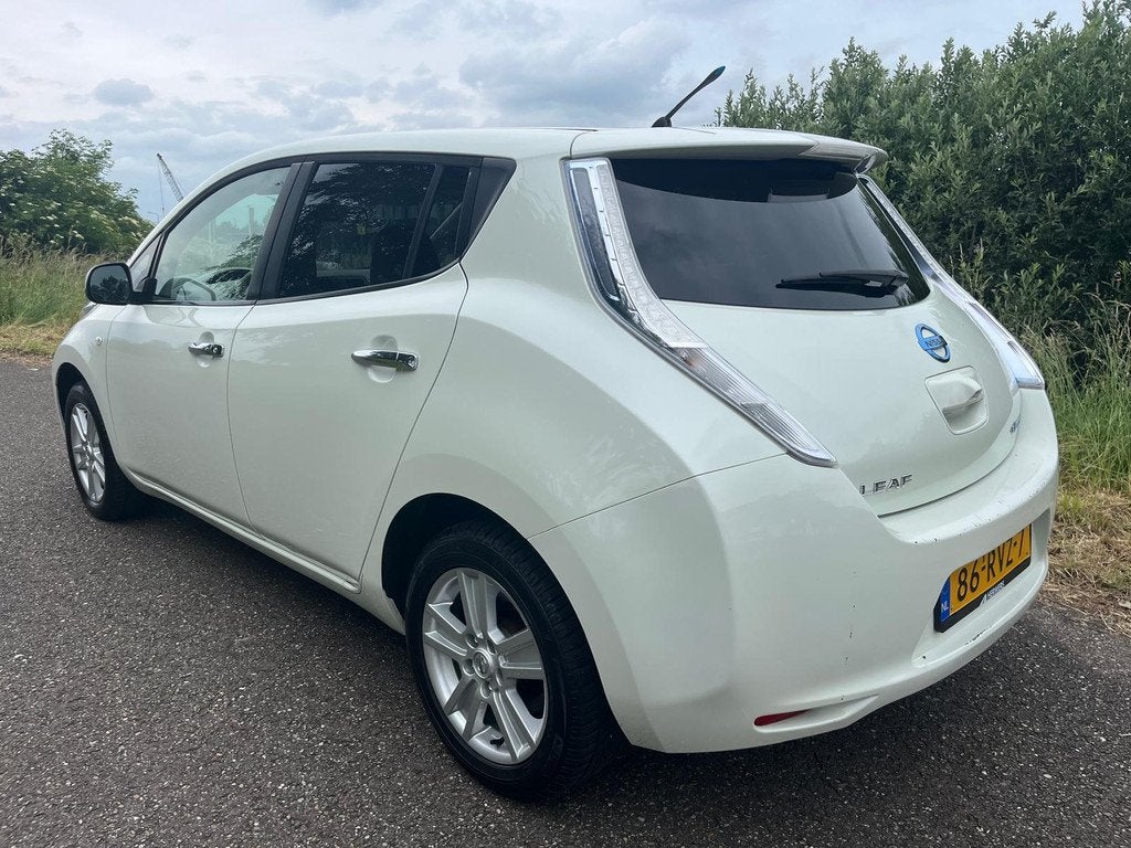Nissan LEAF Base | Automaat | Airco | Cruise | Navi | Achter, Auto's, Nissan, Gebruikt, Electronic Stability Program (ESP), Wit