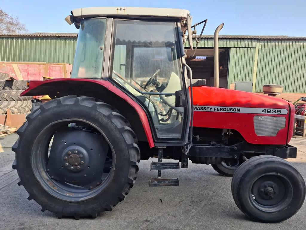 Massey Ferguson 4235, Zakelijke goederen, Agrarisch | Tractoren, Massey Ferguson, tot 80 Pk, Gebruikt