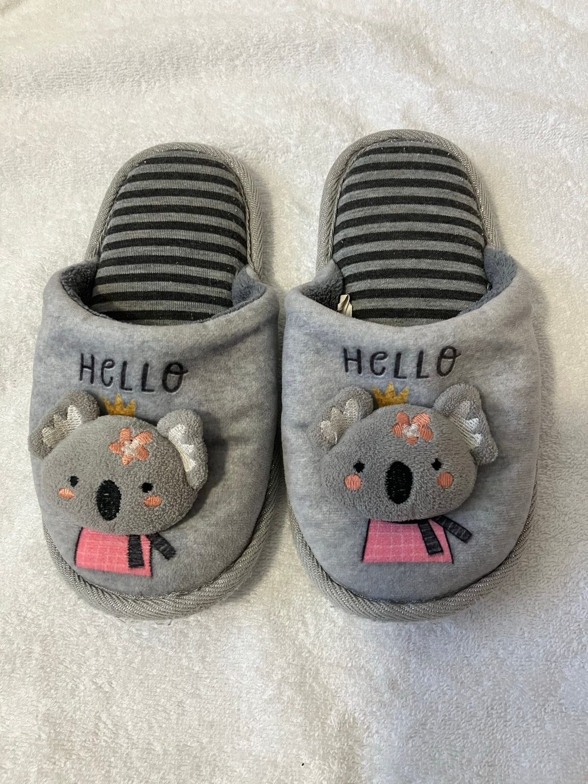 Leuke grijze kinderpantoffels met koala - Maat 32, Meisje, Overige typen, Ophalen of Verzenden, Zo goed als nieuw