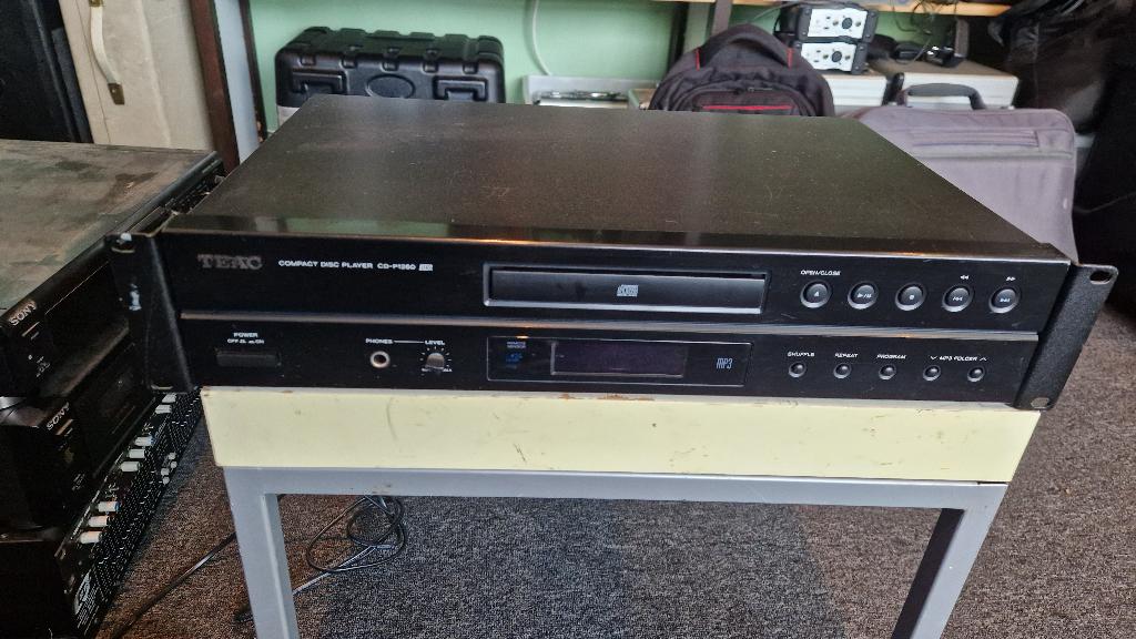 Teac CD-speler (rackmount) CD-P1260 (G), Ophalen of Verzenden, Gebruikt, Audio
