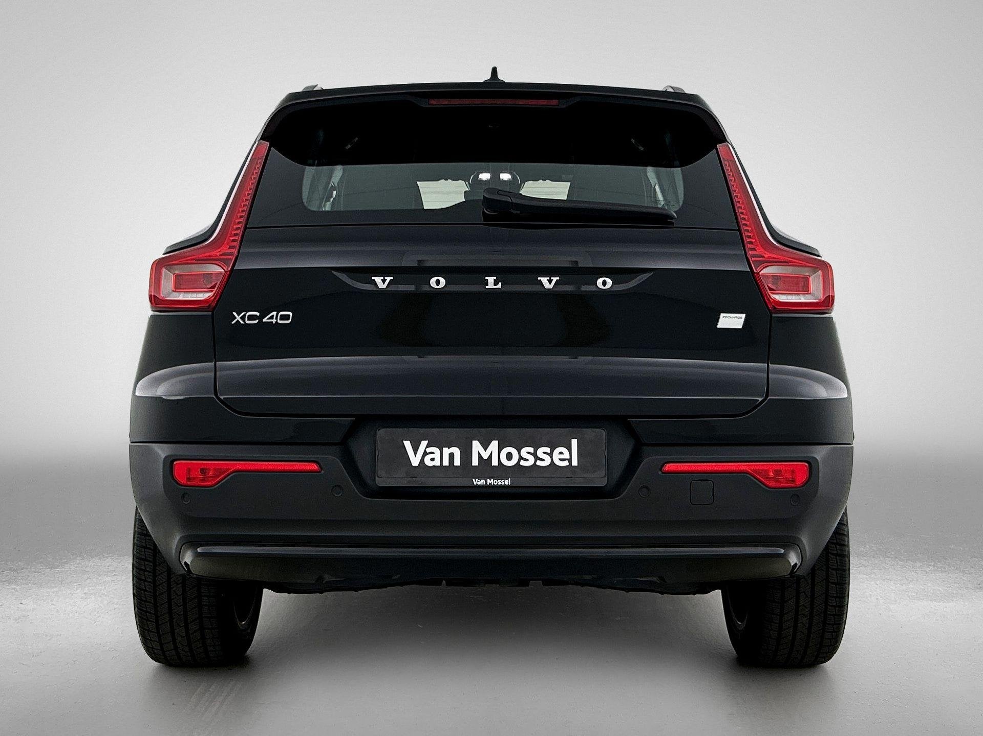 Volvo XC40 Recharge Core | Apple Carplay / Android Auto | Ac, Auto's, Gebruikt, Zwart, SUV of Terreinwagen, 1500 kg