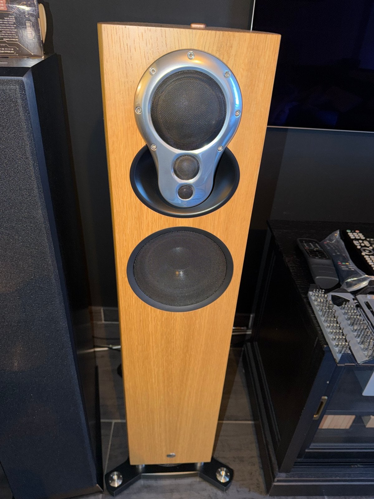 Linn Akubarik Active - Absolute referentie high-end Hi-Fi, Vloerstaande luidspreker, Ophalen of Verzenden, Zo goed als nieuw, Basreflex