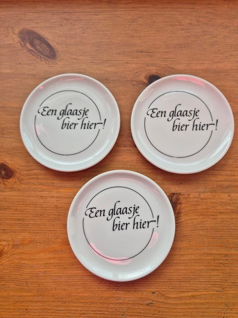 3x schoteltje een glaasje bier hier, Ophalen of Verzenden