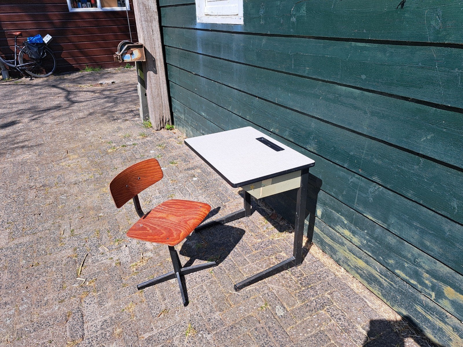 Vintage bureau, tafel en stoel set voor een kind, Kinderen en Baby's, Kinderkamer | Tafels en Stoelen, Ophalen, Zo goed als nieuw