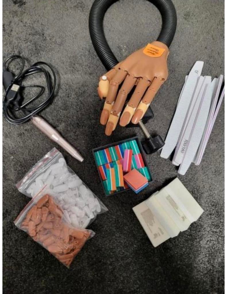 Oefenpakket nagelstylist (nail trainer), Ophalen, Nieuw, Meerdere media