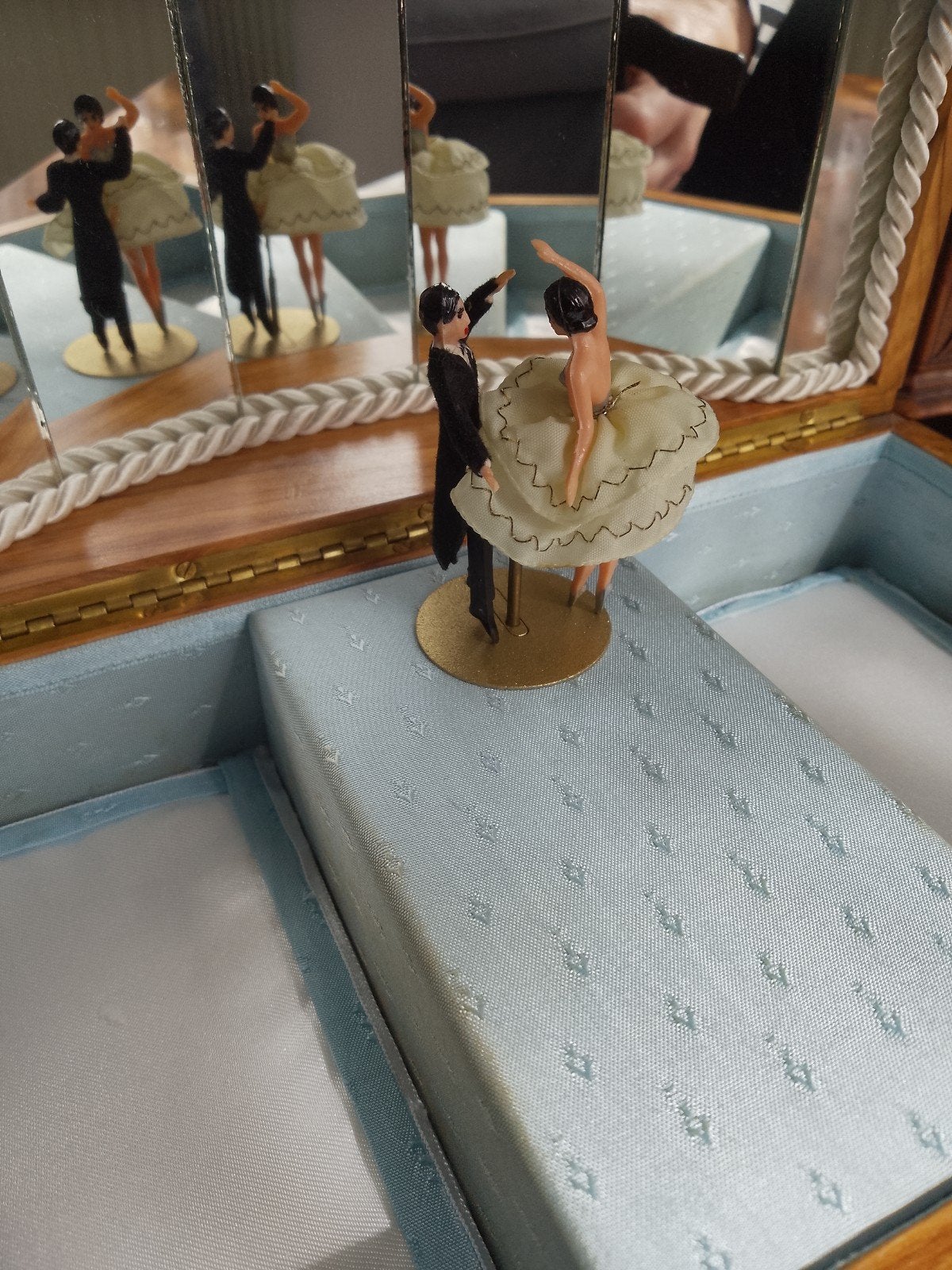 REUGE muziekdoos Speeldoos sieraden doos walnoot ballerina, Ophalen of Verzenden