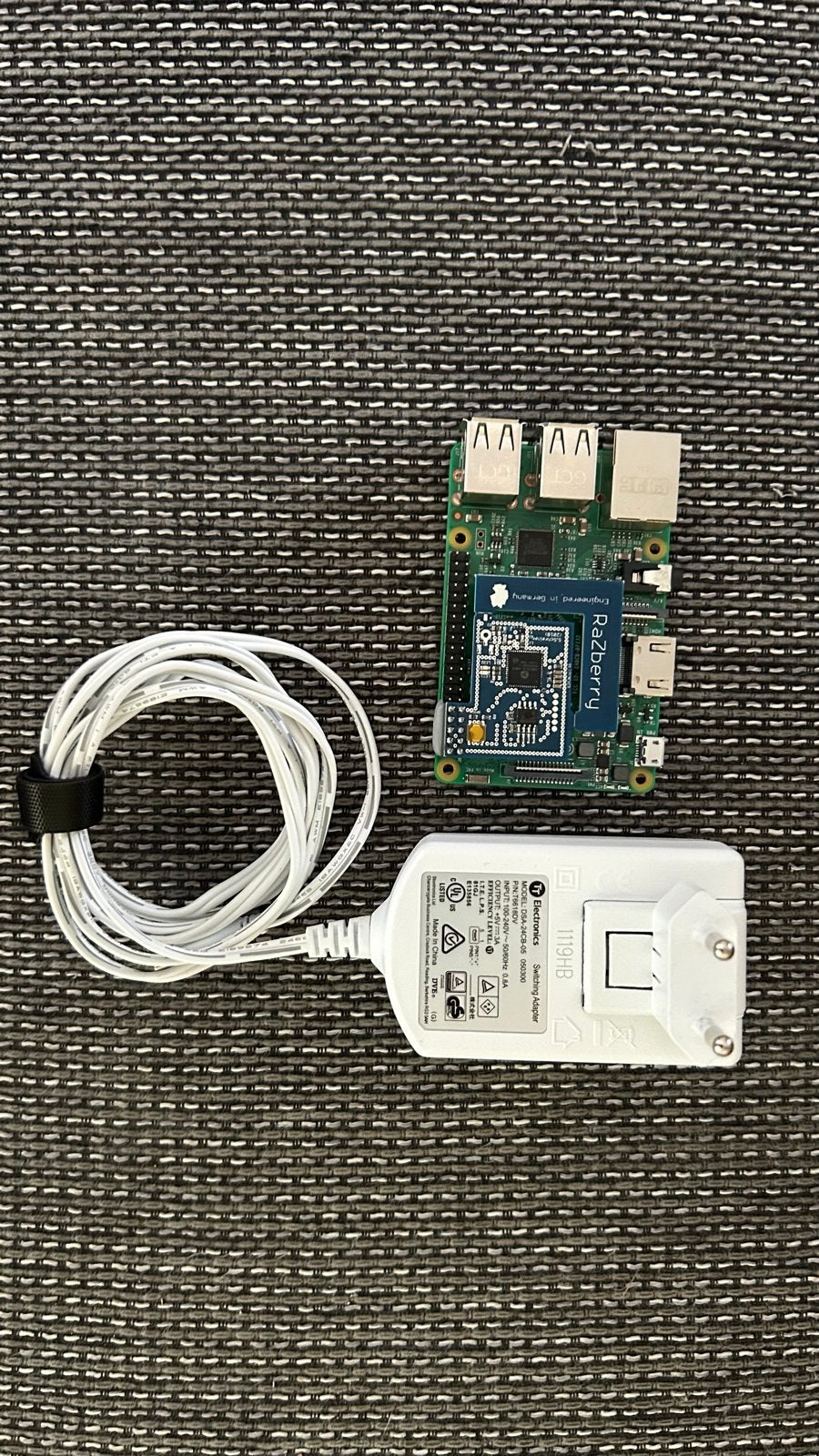 Z-Wave.Me RaZberry 2 met Raspberry Pi 3 Model B V1.2, Ophalen of Verzenden, Gebruikt