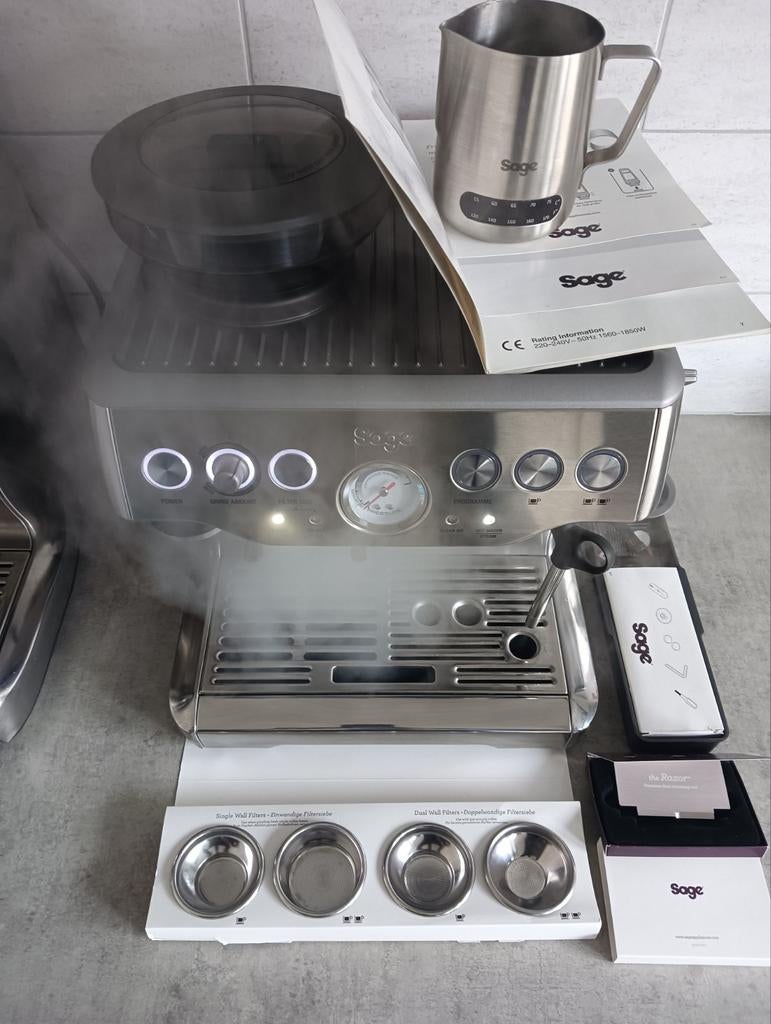 Sage Barista Express (Solis Grind and Infuse), Ophalen of Verzenden, Zo goed als nieuw, Espresso apparaat
