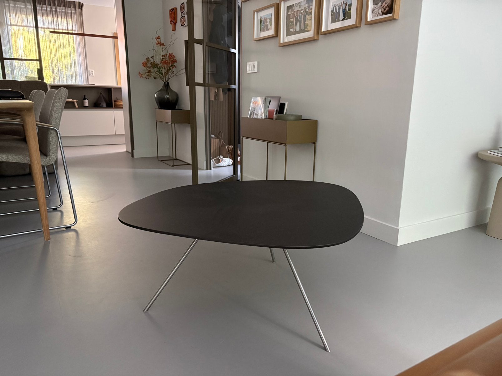 Leolux salontafel Liliom 611-903, Ophalen, 50 tot 100 cm, 50 tot 100 cm, Zo goed als nieuw