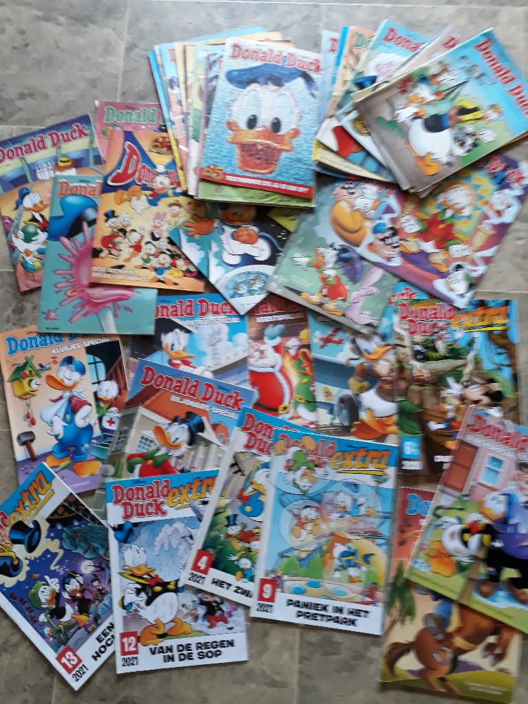Leuke Donald duck verzameling alles in 1 aankoop doe een bod, Eén stripboek, Ophalen of Verzenden, Zo goed als nieuw, Walt Disney  Donald duck