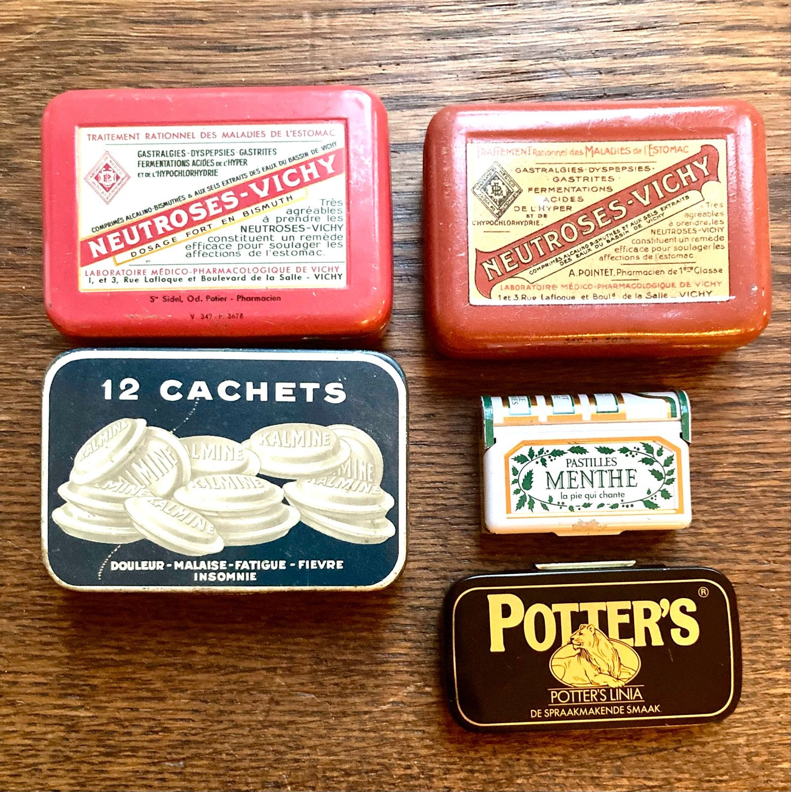 ‼️Leuke oude pastille blikjes Neutroses-Vichy, Kalmine, Pott, Ophalen of Verzenden, Gebruikt, Overige, Overige merken